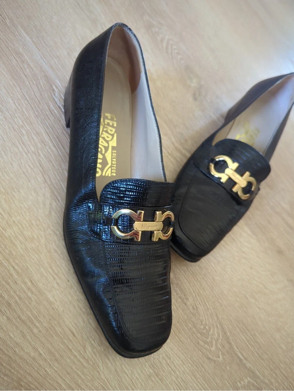 Salvatore Ferragamo Gancini Loafers Shoes Womens Black Lizard Embossed 8.52A